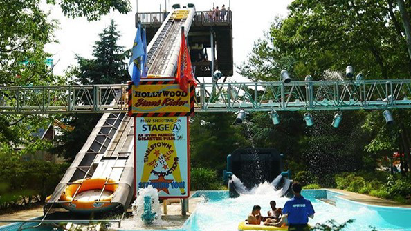 Splish Splash date day water slide